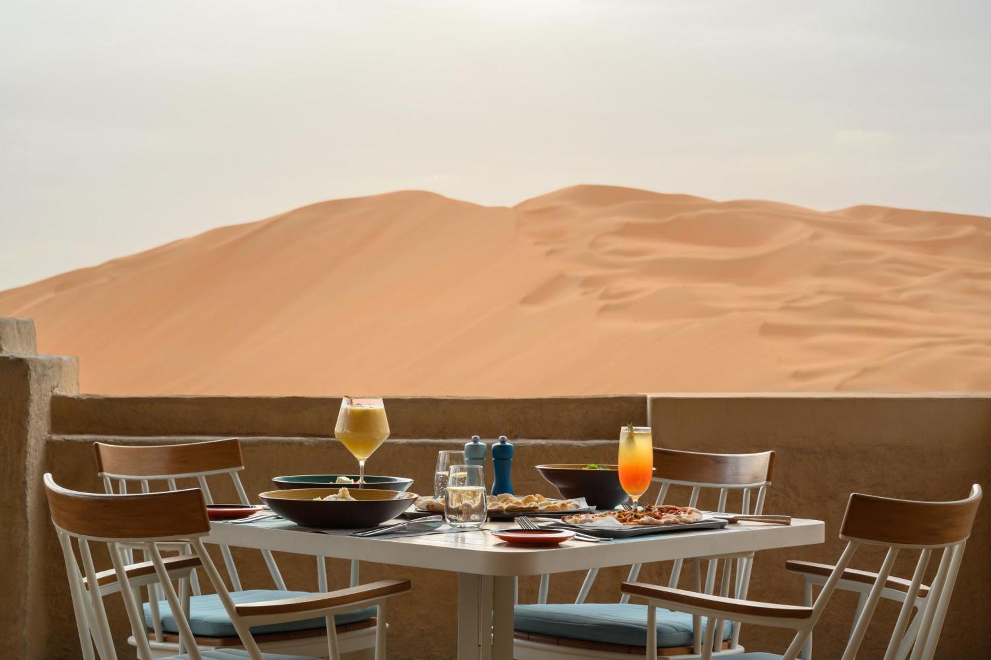 Jereirah Anantara Qasr Al Sarab Desert Resort מראה חיצוני תמונה