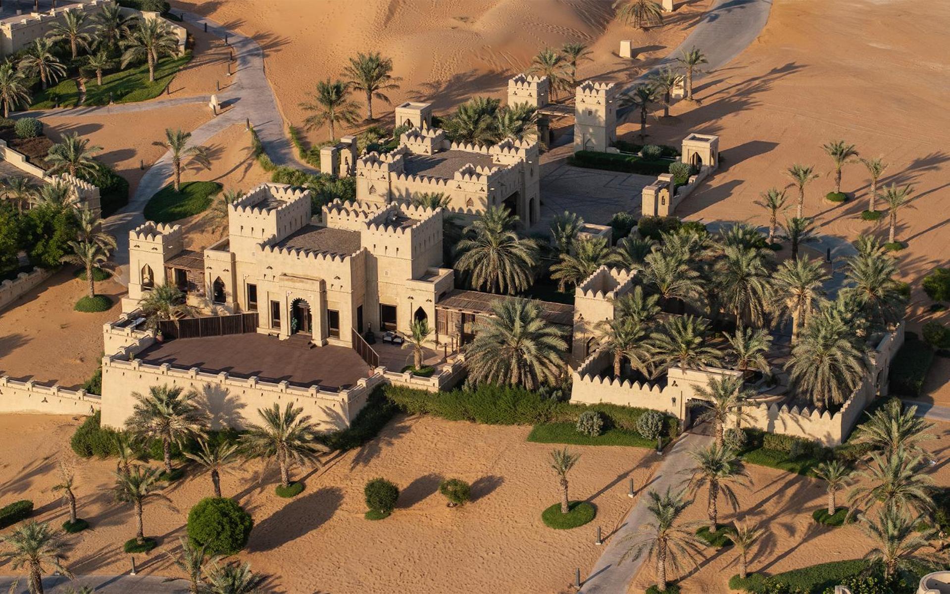Jereirah Anantara Qasr Al Sarab Desert Resort מראה חיצוני תמונה