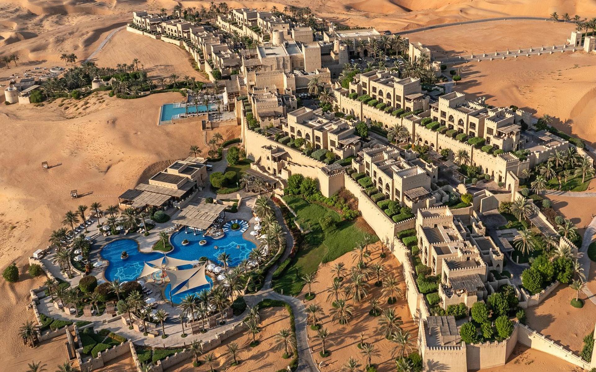 Jereirah Anantara Qasr Al Sarab Desert Resort מראה חיצוני תמונה